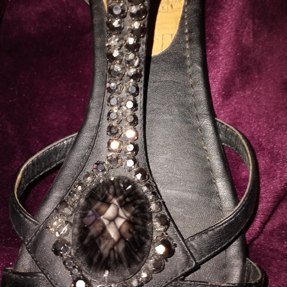 5/$25. The real color is the first one they are comfortab - Picture 6 of 8